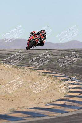 media/Dec-01-2025-Moto Forza (Mon) [[2daa91e15f]]/2-Intermediate Group/Session 2 (Turns 9 and 10)/